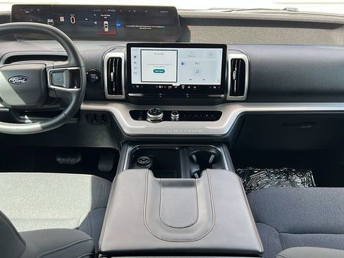 Certified 2025 Ford Expedition Max Active AWD/4WD image 8