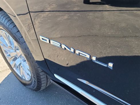 Certified 2023 GMC Yukon Denali image 33