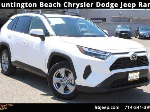 Used 2025 Toyota RAV4 XLE w/ Convenience Package FWD image 1