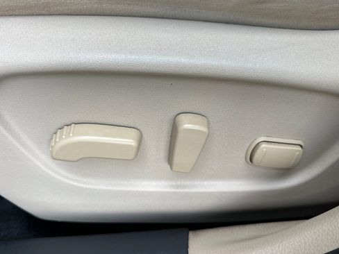 Used 2016 Nissan Rogue SV w/ SV Premium Package image 14