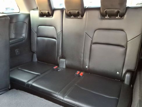 Used 2024 Nissan Pathfinder SL FWD image 11
