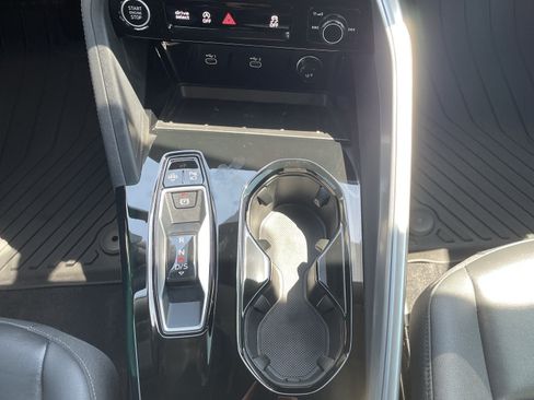 Used 2025 Audi Q5 Premium AWD/4WD image 32