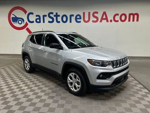 Used 2024 Jeep Compass Latitude AWD/4WD image 1