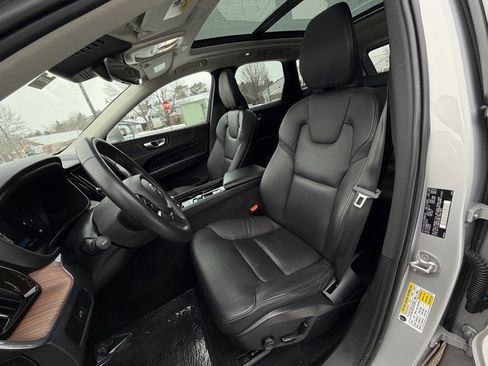 Used 2023 Volvo XC60 B5 Plus image 20