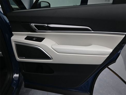 New 2025 Kia Telluride S image 21