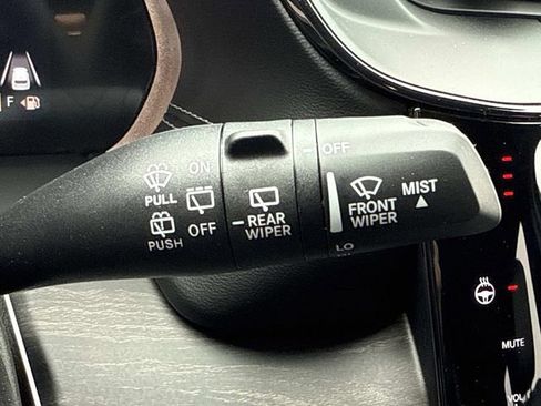 New 2026 Jeep Grand Cherokee Limited AWD/4WD image 32