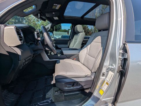 Used 2025 Toyota Tundra Limited AWD/4WD image 22