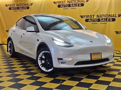 Used 2021 Tesla Model Y Long Range image 1