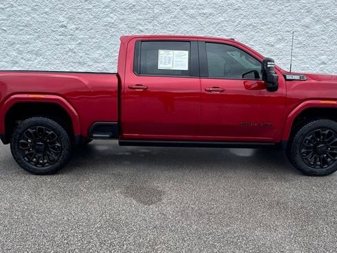 Used 2025 GMC Sierra 2500 AT4 AWD/4WD image 2