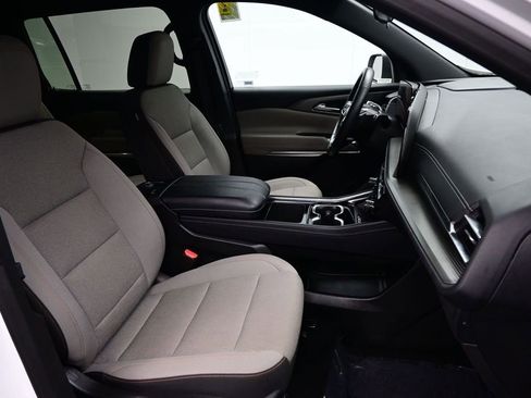Used 2025 Chevrolet Traverse LT AWD/4WD image 11