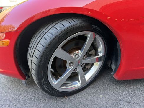 Used 2005 Chevrolet Corvette Coupe w/ Preferred Equipment Group RWD image 30