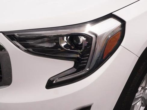 Used 2020 GMC Terrain SLE AWD/4WD image 31