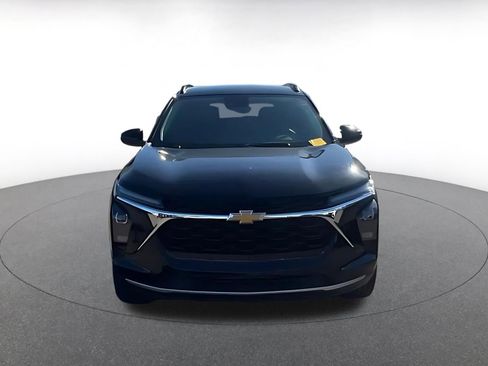 Used 2025 Chevrolet Trax LT image 4