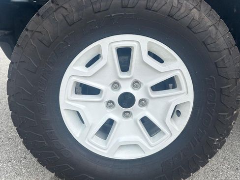 Used 2015 Jeep Wrangler Unlimited Sport AWD/4WD image 12