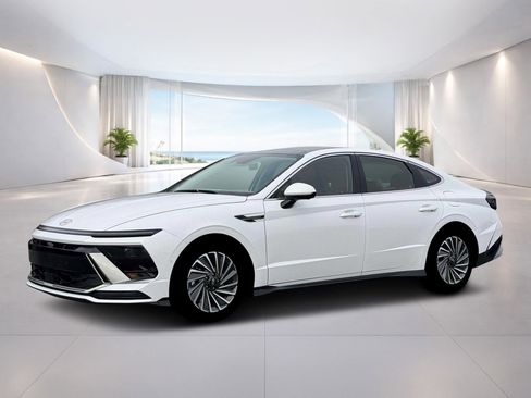 New 2026 Hyundai Sonata Limited FWD image 2