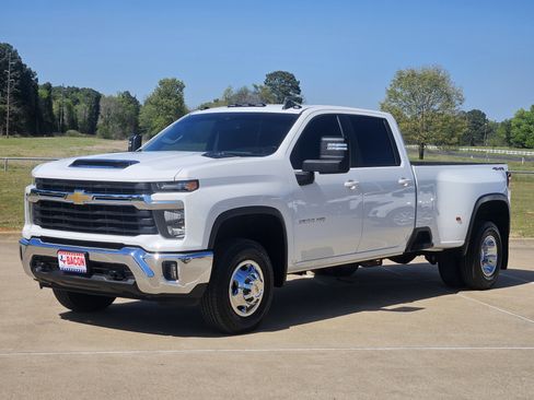 Used 2024 Chevrolet Silverado 3500 LT w/ Convenience Package image 1