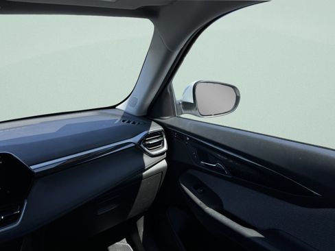 Used 2025 Chevrolet TrailBlazer LT AWD/4WD image 29