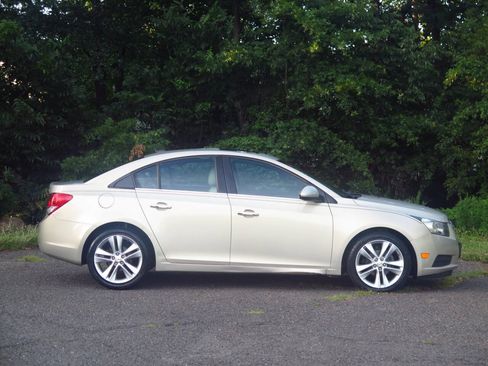 Used 2011 Chevrolet Cruze LTZ FWD image 5