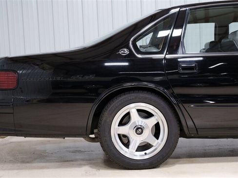 Used 1996 Chevrolet Impala SS RWD image 26