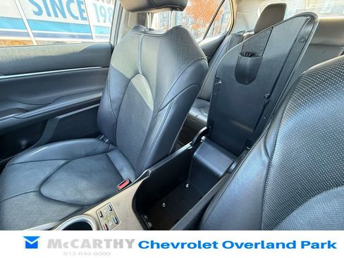 Used 2024 Toyota Camry XLE w/ Navigation Package image 27