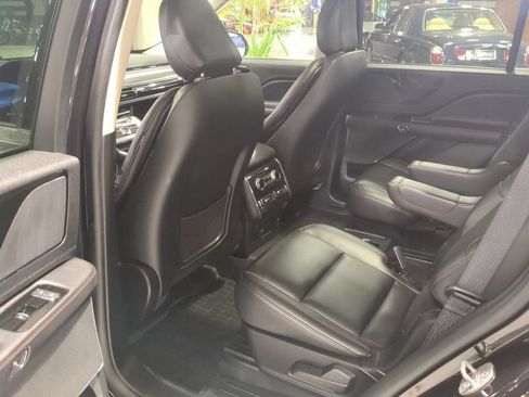 Used 2024 Lincoln Aviator AWD w/ Premium Package image 14