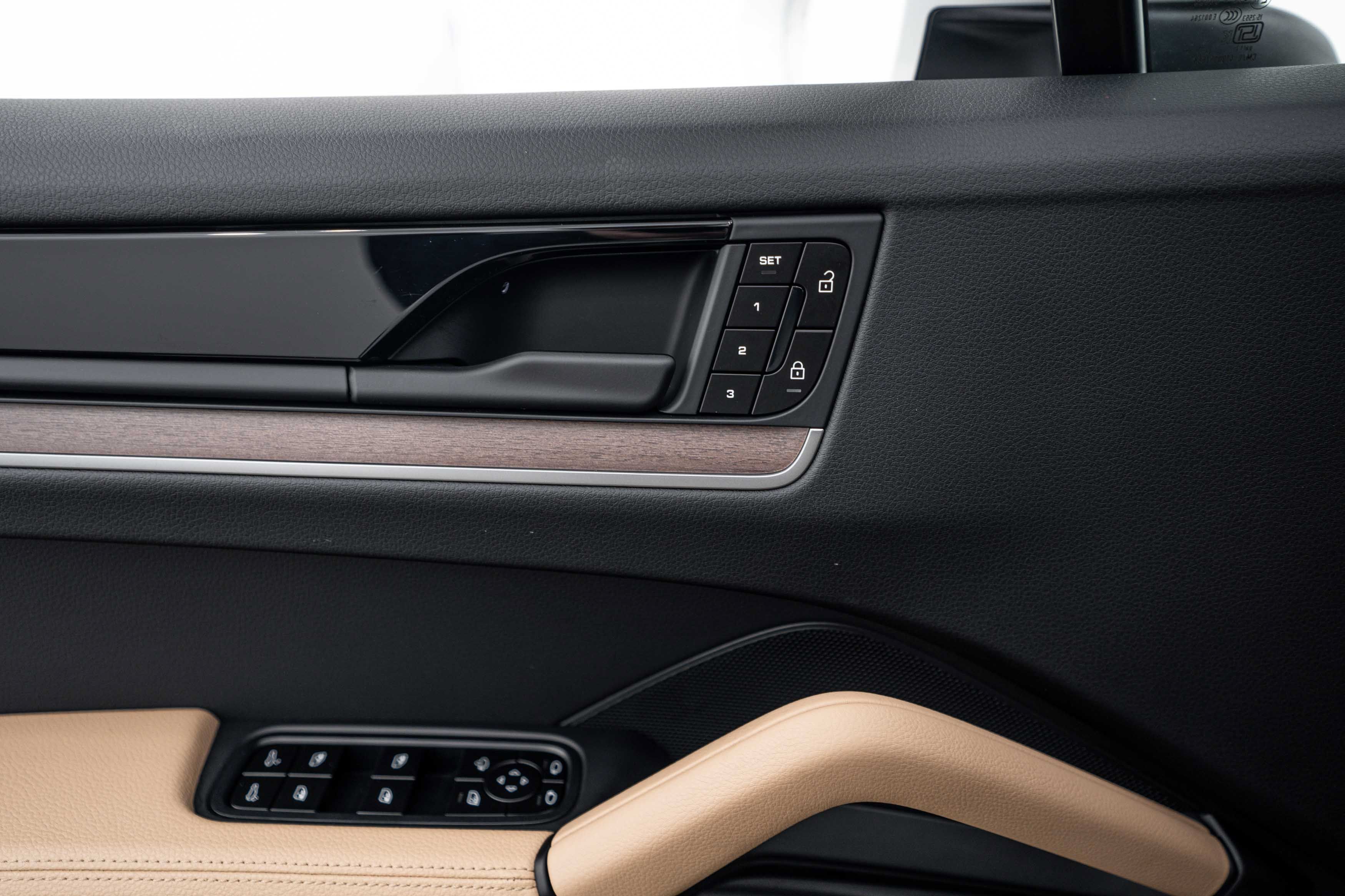 Certified 2026 Porsche Cayenne AWD/4WD image 17