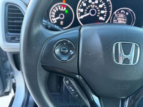 Used 2020 Honda HR-V LX image 18