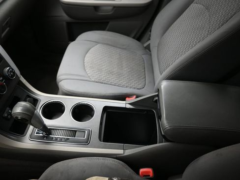 Used 2009 Chevrolet Traverse LT image 17