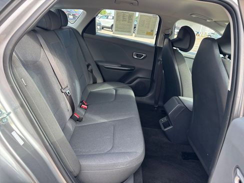 Used 2025 Kia K4 LXS image 24