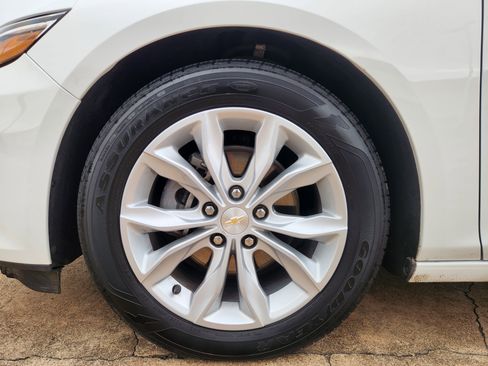Used 2025 Chevrolet Malibu LT FWD image 11