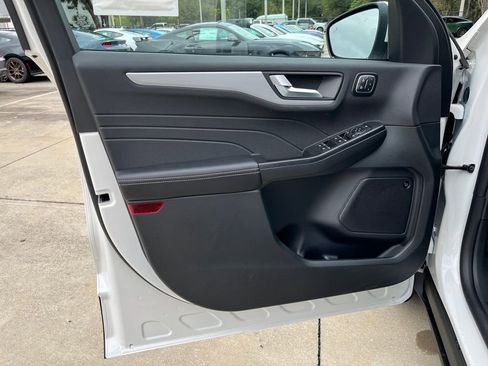 New 2026 Ford Escape SE w/ PHEV Premium Package image 16
