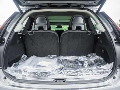 New 2026 Volvo XC90 B6 Plus w/ Protection Package Premier image 9