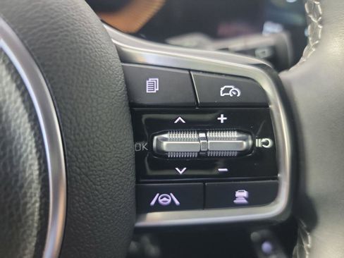 Certified 2025 Kia Sorento EX image 25
