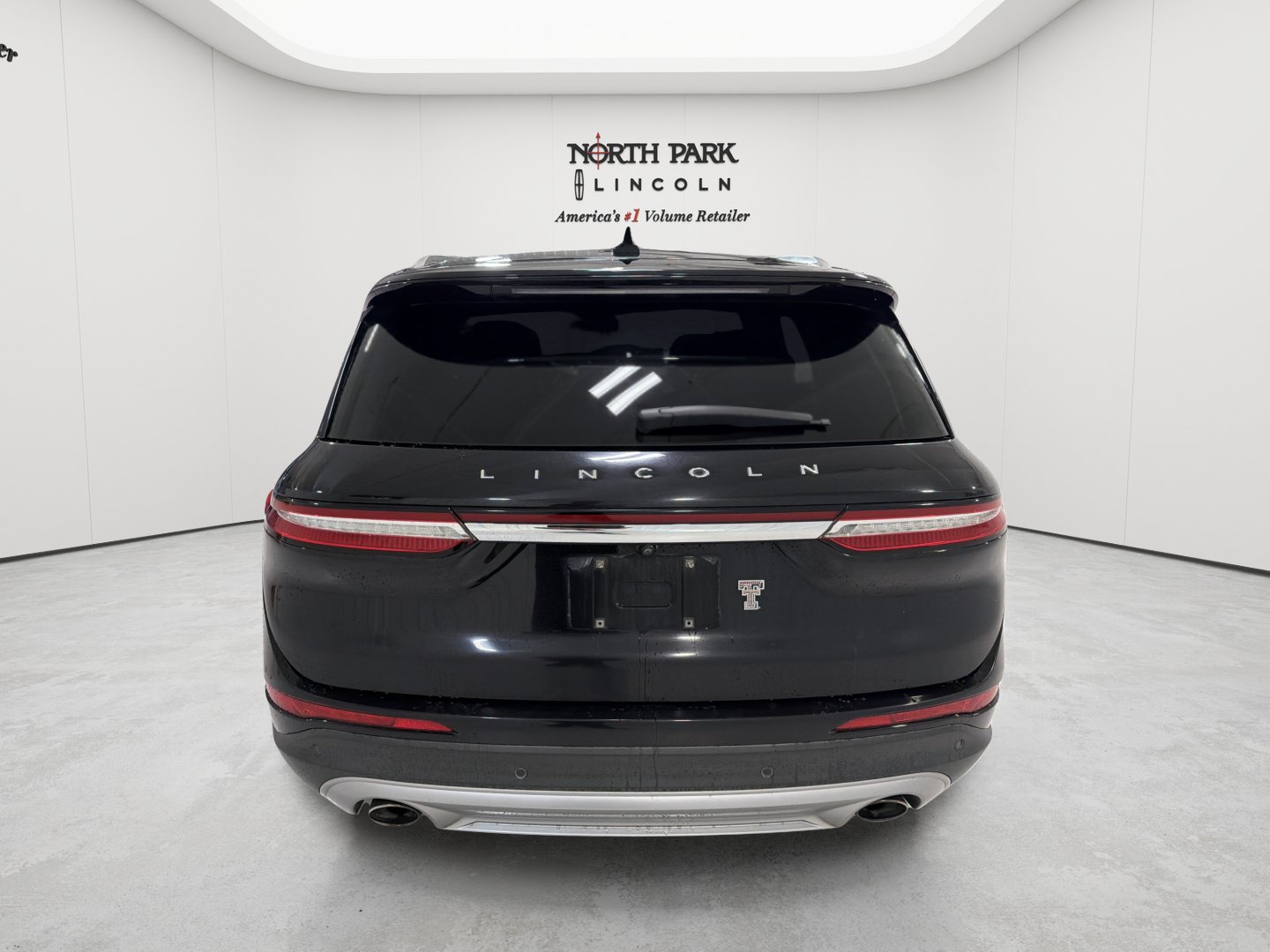 Used 2020 Lincoln Corsair Reserve w/ Elements Package FWD image 4