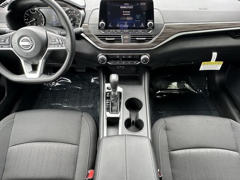 New 2026 Nissan Altima 2.5 SV FWD image 3
