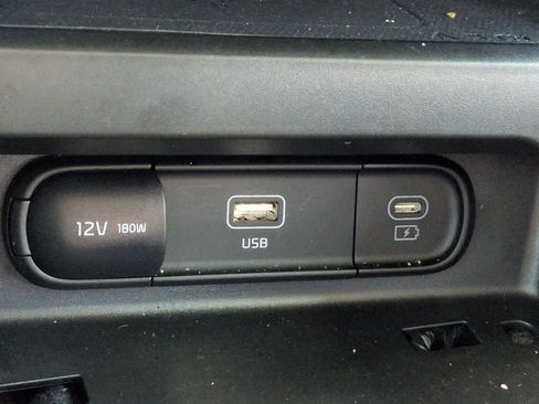 Used 2025 Kia Soul S FWD image 22