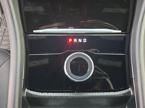 Used 2025 Jeep Grand Cherokee Laredo X image 17