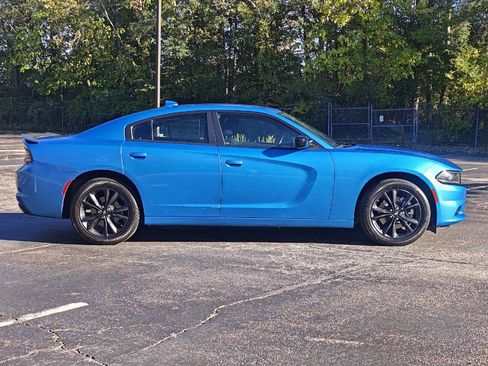 Used 2023 Dodge Charger SXT w/ Blacktop Package image 2