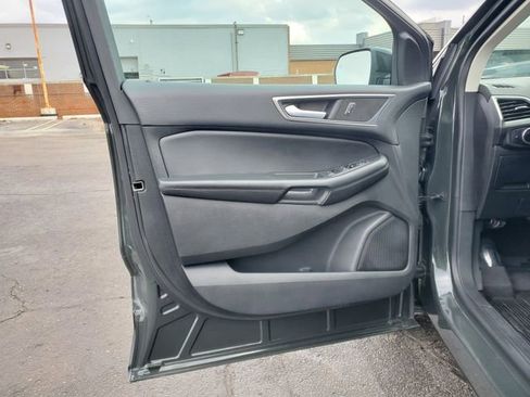 Used 2024 Ford Edge SEL w/ Convenience Package image 9