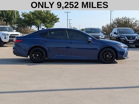 Used 2025 Toyota Camry SE FWD image 4