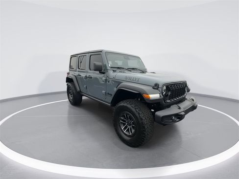 Used 2025 Jeep Wrangler Willys image 2