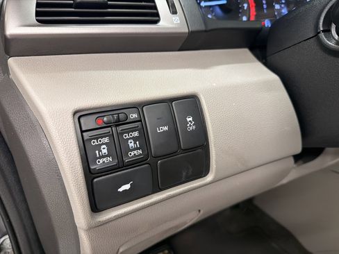 Used 2015 Honda Odyssey EX-L image 23