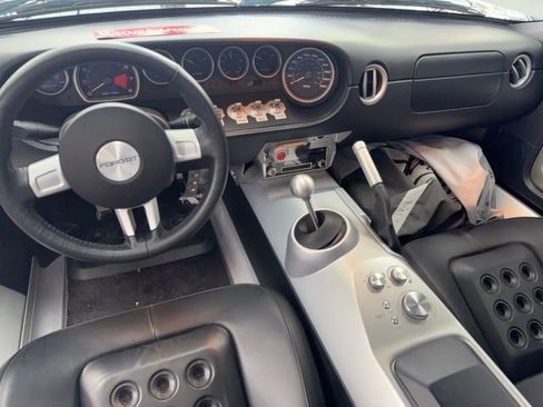 Used 2006 Ford GT image 13