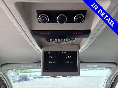 Used 2015 Chrysler Town & Country Touring FWD image 21