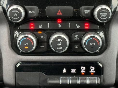 Used 2022 RAM 1500 Big Horn AWD/4WD image 21