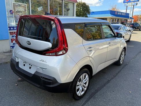 Used 2021 Kia Soul LX image 8