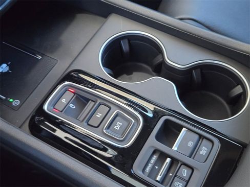 New 2025 Honda Pilot Touring image 18