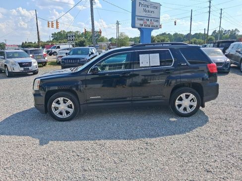 Used 2017 GMC Terrain SLE w/ Technology Package AWD/4WD image 2