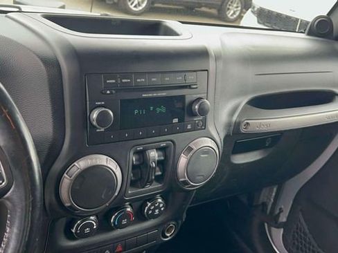 Used 2012 Jeep Wrangler Unlimited Sport AWD/4WD image 14