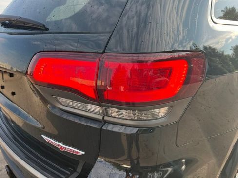 Used 2017 Jeep Grand Cherokee Trailhawk w/ Trailhawk Luxury Group AWD/4WD image 11